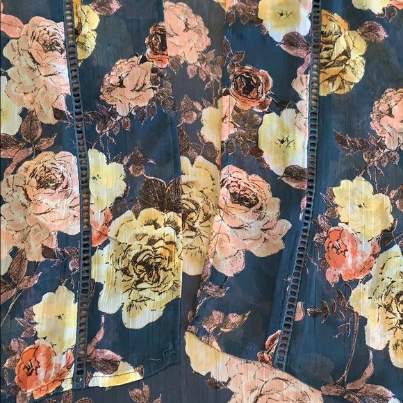 Band of Gypsies Floral Kimono - Picture 6 of 7